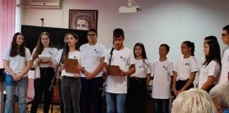 13 ученици дадоха клетва за старта на олимпийски клуб, получиха като дарение грамота с подписа на Самаранч
