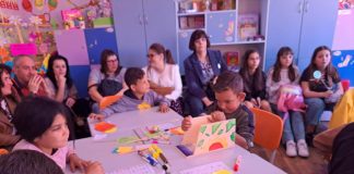 Ученици правят оригами и петрушки, спасяват пчела и конструират сгради