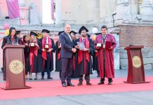 Премиерът Румен Радев връчи дипломите на денталните лекари отличници от МУ-Пловдив