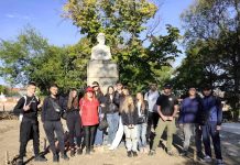 Гимназисти от СУ „Никола Вапцаров“ подкрепиха инициативата „България на върха“