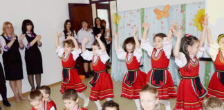 Фолклорни таланти си дават среща на национален конкурс в Пловдив