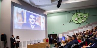 Изкуствен интелект „съживи“ първия ректор на Медицинския университет на честването на 80 г. от основаването