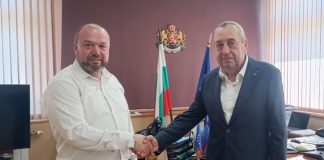 Областният управител и районният мюфтия обединяват усилия за връщането на децата от уязвими групи в училище