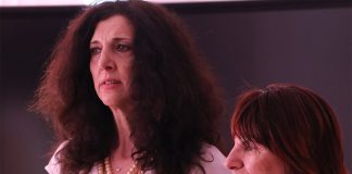 Плакет от Министерството на спорта за дългогодишния директор на СУ „Васил Левски“