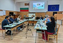 Ученици показаха как мебелната промишленост може да работи по модела на кръговата икономика пред международни партньори