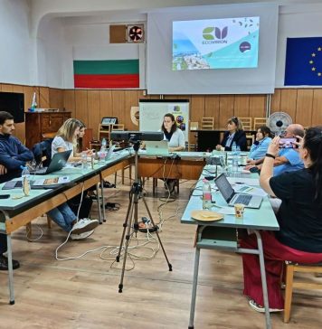 Ученици показаха как мебелната промишленост може да работи по модела на кръговата икономика пред международни партньори